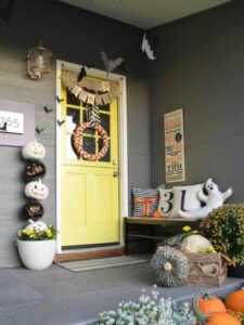 31 DIY Halloween Porch Decorations - Ak Pal Kitchen