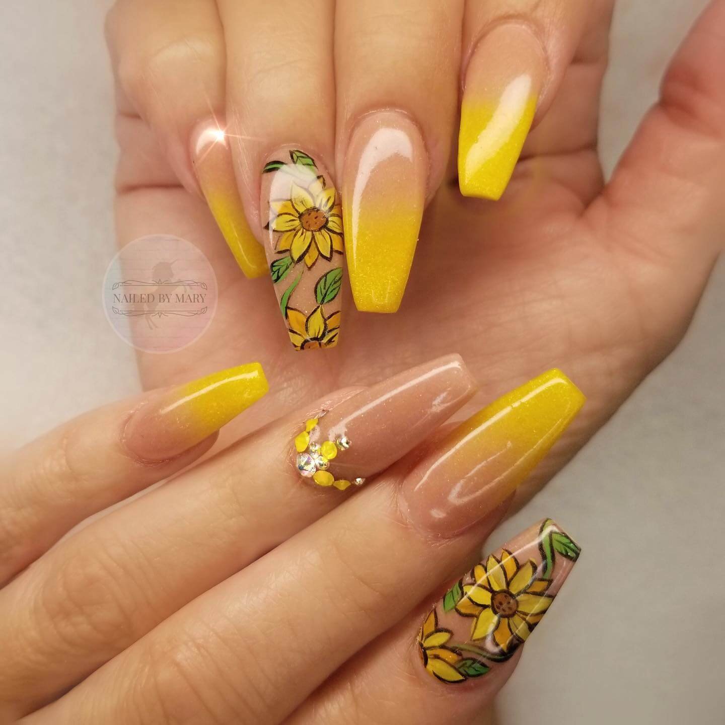 31 Gorgeous Sunflower Nails - Ak Pal Kitchen